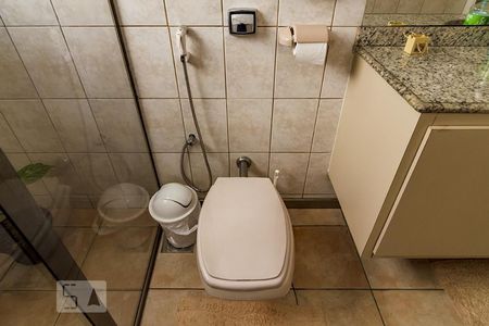 Casa à venda com 413m², 4 quartos e 4 vagas Casa à venda com 413m², 4 quartos e 4 vagasBanheiro Social