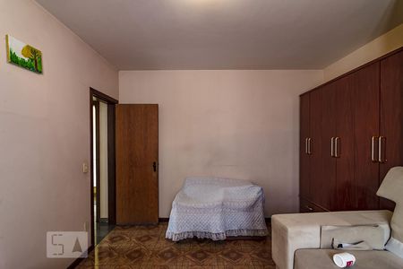 Casa à venda com 413m², 4 quartos e 4 vagas Casa à venda com 413m², 4 quartos e 4 vagasQuarto 2