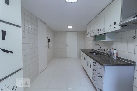 Apartamento à venda com 120m², 3 quartos e 2 vagasCozinha