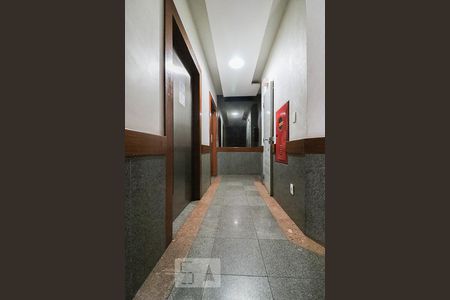Apartamento à venda com 90m², 3 quartos e 2 vagas Apartamento à venda com 90m², 3 quartos e 2 vagasHall