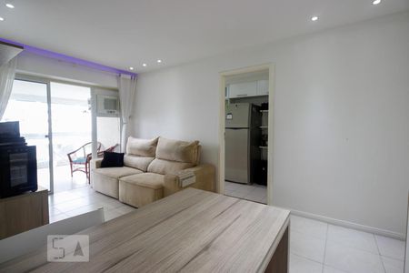 Sala de apartamento para alugar com 3 quartos, 93m² em Recreio dos Bandeirantes, Rio de Janeiro