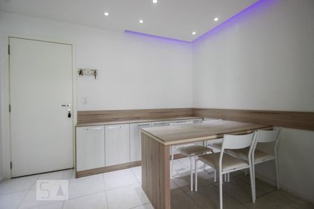 Sala de apartamento para alugar com 3 quartos, 93m² em Recreio dos Bandeirantes, Rio de Janeiro