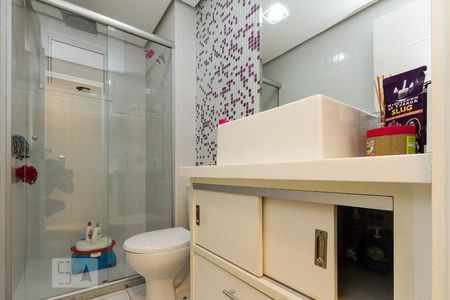 banheiro de apartamento para alugar com 3 quartos, 77m² em Vila Invernada, São Paulo