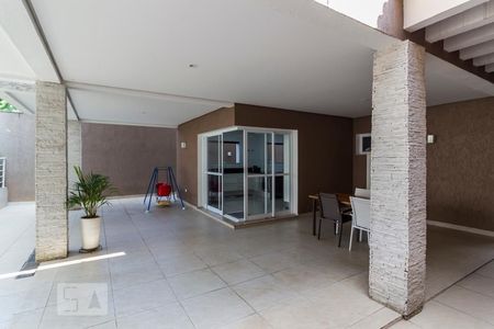 Casa à venda com 275m², 3 quartos e 6 vagasQuintal fundos