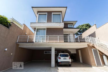 Casa à venda com 275m², 3 quartos e 6 vagasFachada