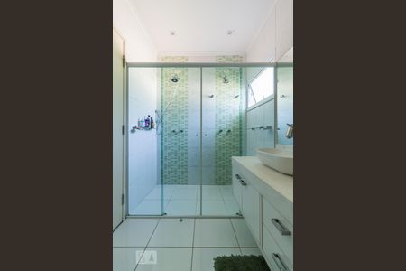 Casa à venda com 275m², 3 quartos e 6 vagasBanheiro suíte 3