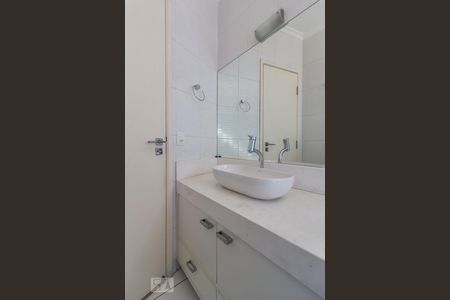 Casa à venda com 275m², 3 quartos e 6 vagasBanheiro suíte 1