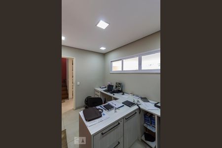 Casa à venda com 275m², 3 quartos e 6 vagasEscritório garagem