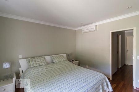 Casa à venda com 275m², 3 quartos e 6 vagasSuíte 3