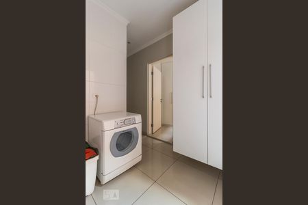 Casa à venda com 275m², 3 quartos e 6 vagasÁrea de serviço