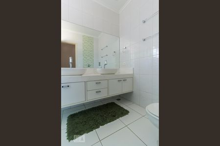 Casa à venda com 275m², 3 quartos e 6 vagasBanheiro suíte 3