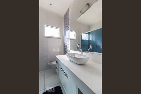 Casa à venda com 275m², 3 quartos e 6 vagasBanheiro suíte 2