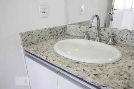 Banheiro de apartamento para alugar com 2 quartos, 73m² em Tamboré, Barueri