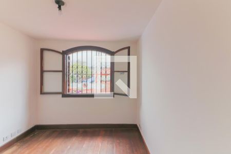Casa à venda com 526m², 3 quartos e 3 vagas Casa à venda com 526m², 3 quartos e 3 vagasQuarto 3