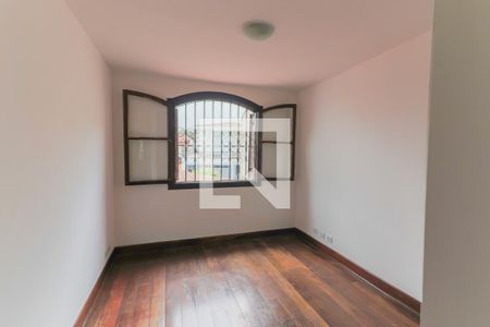 Casa à venda com 526m², 3 quartos e 3 vagas Casa à venda com 526m², 3 quartos e 3 vagasQuarto 2