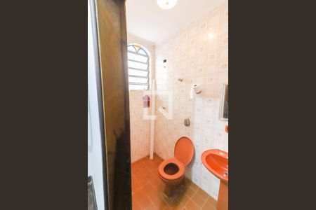 Casa à venda com 526m², 3 quartos e 3 vagas Casa à venda com 526m², 3 quartos e 3 vagasBanheiro Serviço