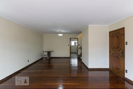 1o. Andar - Sala de casa para alugar com 5 quartos, 250m² em Vila Gumercindo, São Paulo
