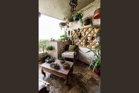 Apartamento para alugar com 245m², 4 quartos e 2 vagasVaranda