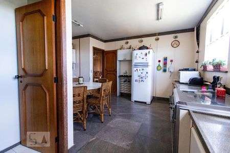 Apartamento para alugar com 245m², 4 quartos e 2 vagasCozinha