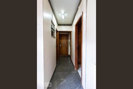 Apartamento para alugar com 245m², 4 quartos e 2 vagasCorredor Área Serviço