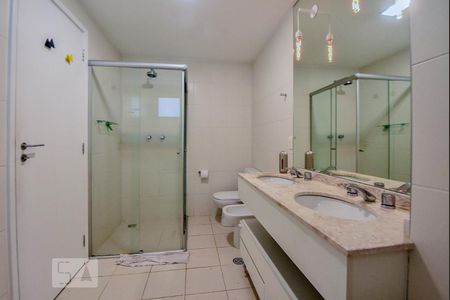 Apartamento à venda com 192m², 4 quartos e 3 vagasBanheiro Suíte 01