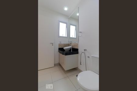 Apartamento à venda com 84m², 2 quartos e 2 vagas Apartamento à venda com 84m², 2 quartos e 2 vagasBanheiro da Suíte