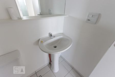 banheiro corredor de apartamento para alugar com 3 quartos, 91m² em Vila Andrade, São Paulo