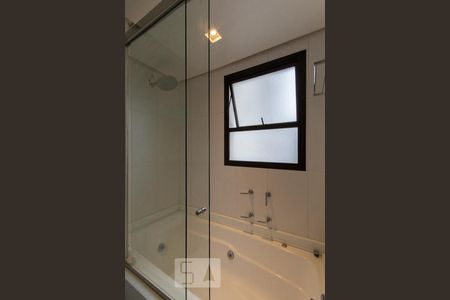 Apartamento à venda com 177m², 3 quartos e 3 vagas Apartamento à venda com 177m², 3 quartos e 3 vagasSuíte