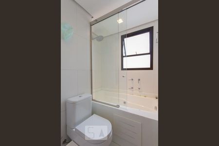 Apartamento à venda com 177m², 3 quartos e 3 vagas Apartamento à venda com 177m², 3 quartos e 3 vagasSuíte