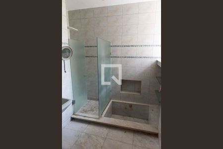 Casa à venda com 300m², 5 quartos e 2 vagas Casa à venda com 300m², 5 quartos e 2 vagasBanheiro