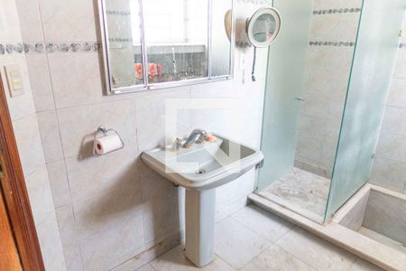 Casa à venda com 300m², 5 quartos e 2 vagas Casa à venda com 300m², 5 quartos e 2 vagasBanheiro