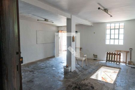 Casa à venda com 300m², 5 quartos e 2 vagas Casa à venda com 300m², 5 quartos e 2 vagasGaragem