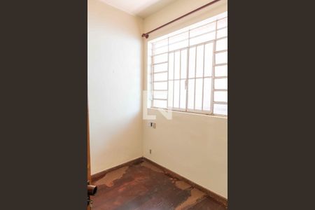 Casa à venda com 300m², 5 quartos e 2 vagas Casa à venda com 300m², 5 quartos e 2 vagasQuarto 3