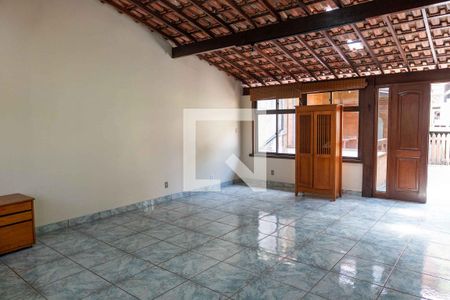 Casa à venda com 300m², 5 quartos e 2 vagas Casa à venda com 300m², 5 quartos e 2 vagasSala 2