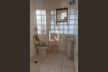 Casa à venda com 300m², 5 quartos e 2 vagas Casa à venda com 300m², 5 quartos e 2 vagasBanheiro da Suíte