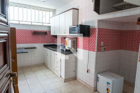 Casa à venda com 300m², 5 quartos e 2 vagas Casa à venda com 300m², 5 quartos e 2 vagasCozinha