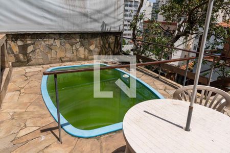 Casa à venda com 300m², 5 quartos e 2 vagas Casa à venda com 300m², 5 quartos e 2 vagasPiscina