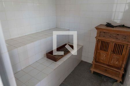 Casa à venda com 300m², 5 quartos e 2 vagas Casa à venda com 300m², 5 quartos e 2 vagasSauna