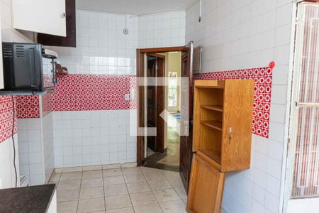 Casa à venda com 300m², 5 quartos e 2 vagas Casa à venda com 300m², 5 quartos e 2 vagasCozinha