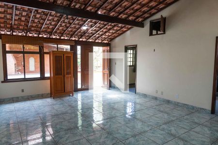 Casa à venda com 300m², 5 quartos e 2 vagas Casa à venda com 300m², 5 quartos e 2 vagasSala 2