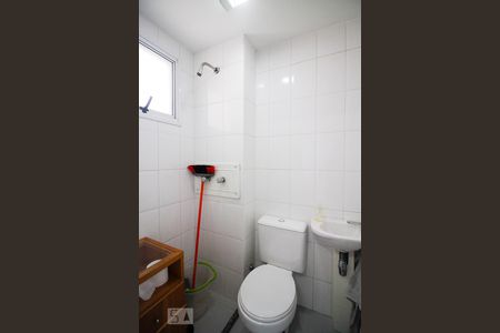 Apartamento para alugar com 94m², 2 quartos e 2 vagas Apartamento para alugar com 94m², 2 quartos e 2 vagasBanheiro de Serviço
