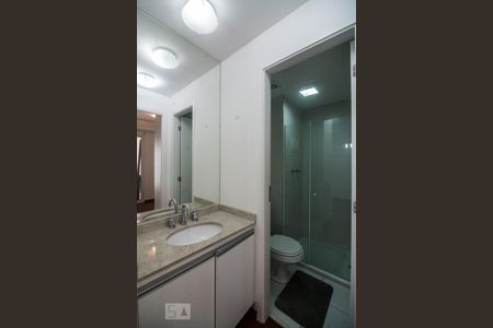 Banheiro de apartamento para alugar com 1 quarto, 50m² em Jardim Anália Franco, São Paulo