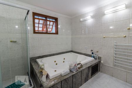 Casa à venda com 1212m², 3 quartos e 5 vagas Casa à venda com 1212m², 3 quartos e 5 vagasBanheiro da suíte principal