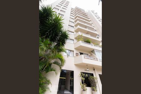 Apartamento à venda com 80m², 3 quartos e 1 vaga Apartamento à venda com 80m², 3 quartos e 1 vagaFachada