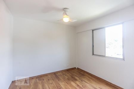 Quarto 1 de apartamento para alugar com 3 quartos, 68m² em Caxingui, São Paulo