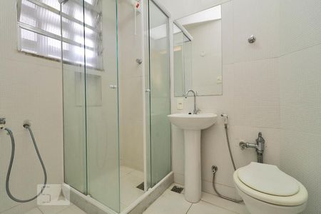 Banheiro. de apartamento para alugar com 1 quarto, 37m² em Copacabana, Rio de Janeiro