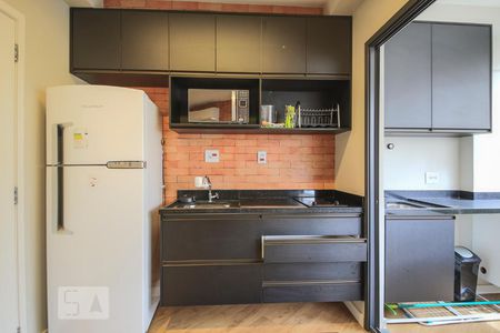 Cozinha de apartamento para alugar com 1 quarto, 30m² em Pinheiros, São Paulo