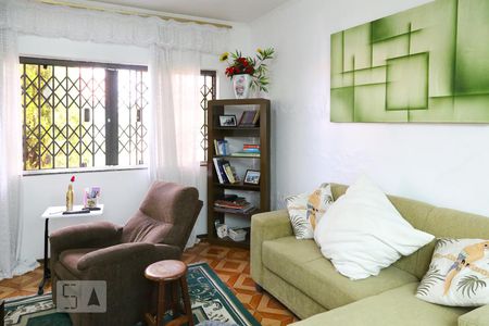 Casa à venda com 323m², 6 quartos e 3 vagas Casa à venda com 323m², 6 quartos e 3 vagasSala de estar