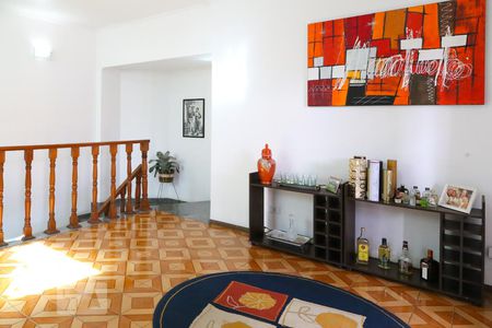 Casa à venda com 323m², 6 quartos e 3 vagas Casa à venda com 323m², 6 quartos e 3 vagasHall do piso superior