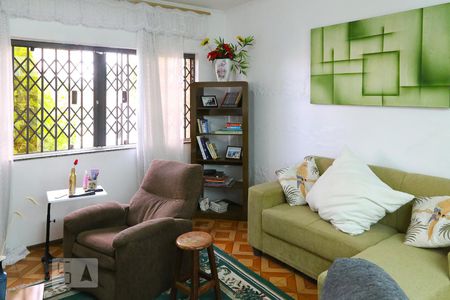 Casa à venda com 323m², 6 quartos e 3 vagas Casa à venda com 323m², 6 quartos e 3 vagasSala de estar